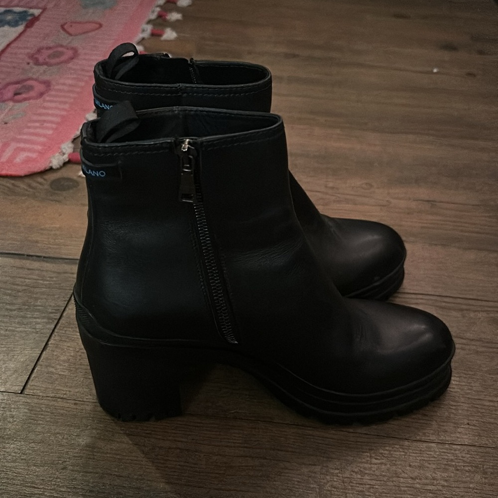 Prada healed leather boots - Picture 2 of 4